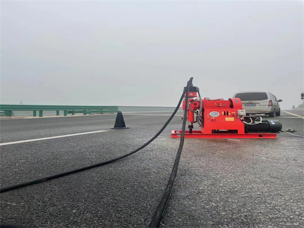 四会马路路基路面开裂下沉注浆加固灌浆